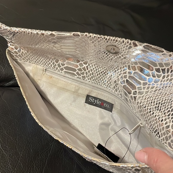 NWT Silver clutch bag soft Vegan shiny snake skin look snap closure 13”x6” NEW - Picture 4 of 7
